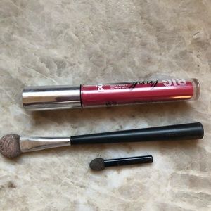 The Body Shop Makeup - IN SEARCH OF large tip sponge eye shadow brush The Body Shop Makeup - IN SEARCH OF large tip sponge eye shadow brush